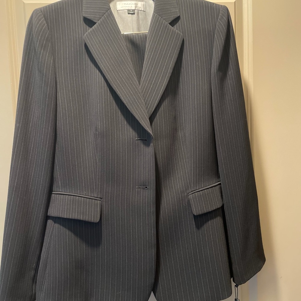 Tahari paint suit
